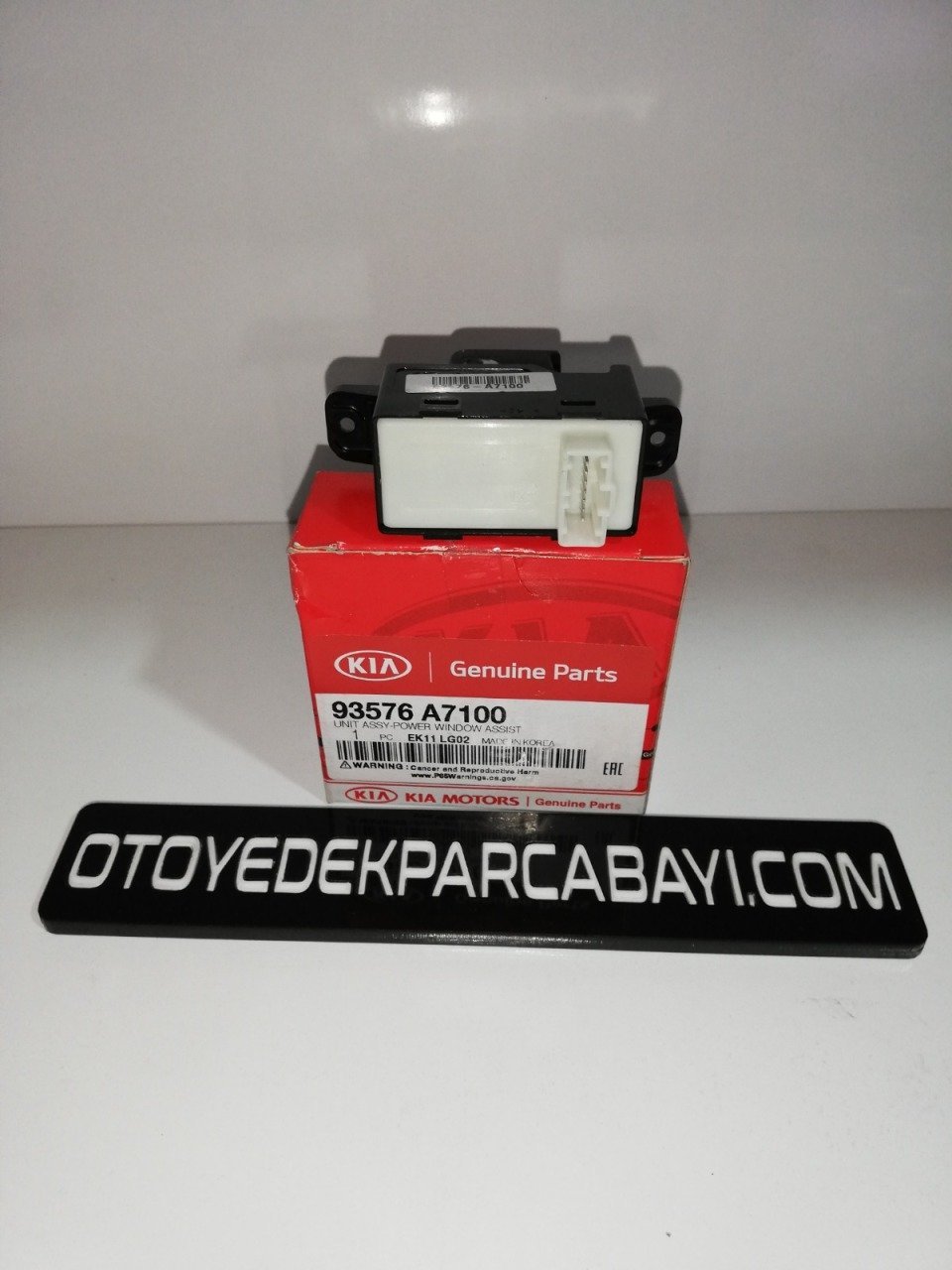 Kia Cerato Cam Açma Düğmesi Ön Sağ (Orjinal)
