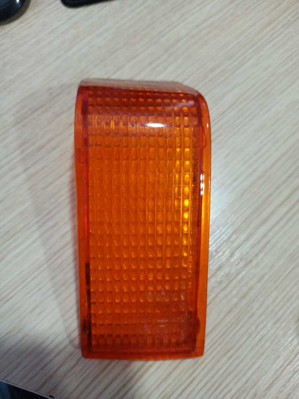 KİA BESTA SAĞ STOP CAMI SARI 1993-1997 0K70C51151Y