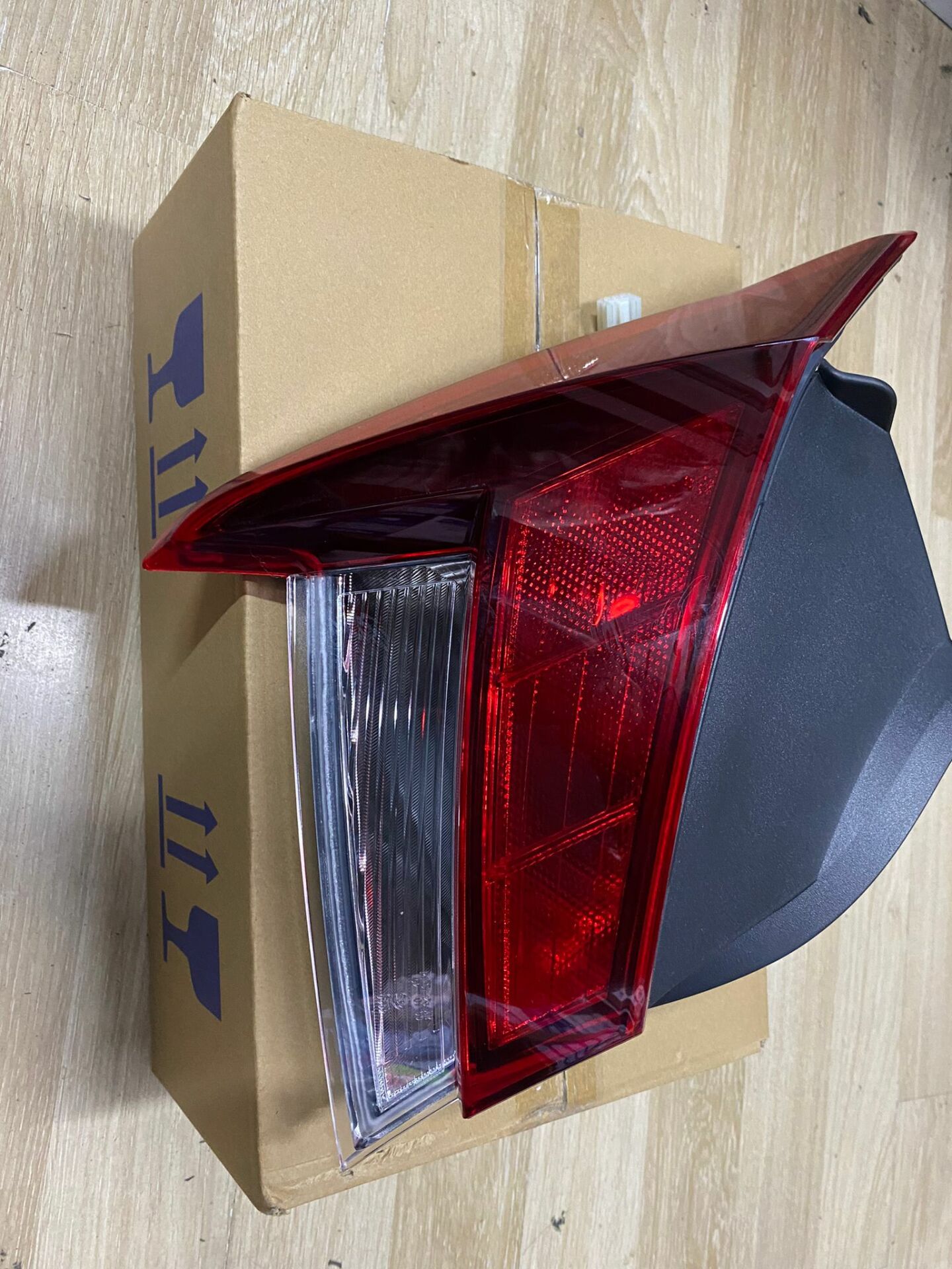 Elantra 2021-22 Sol Arka Stop Yan Sanayi (92401-AA000)