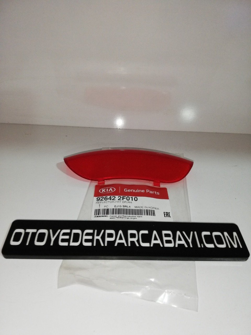 Kia Cerato Kapı Döşeme Lamba Camı Ön Sağ Kırmızı (2003-2009)