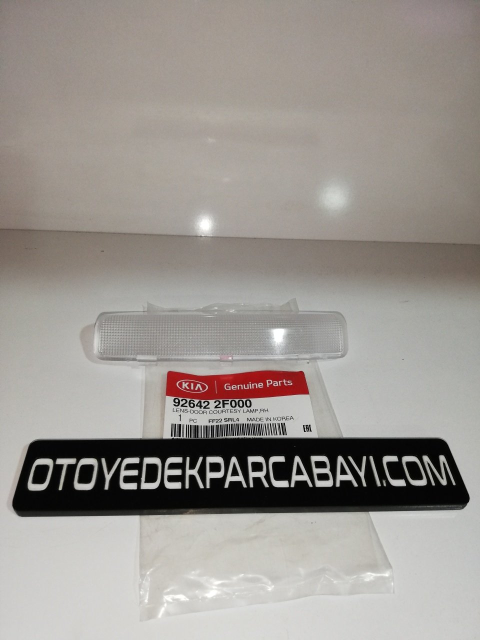Kia Cerato Kapı Döşeme Lamba Camı Ön Sağ Kırmızı (2003-2009) Beyaz