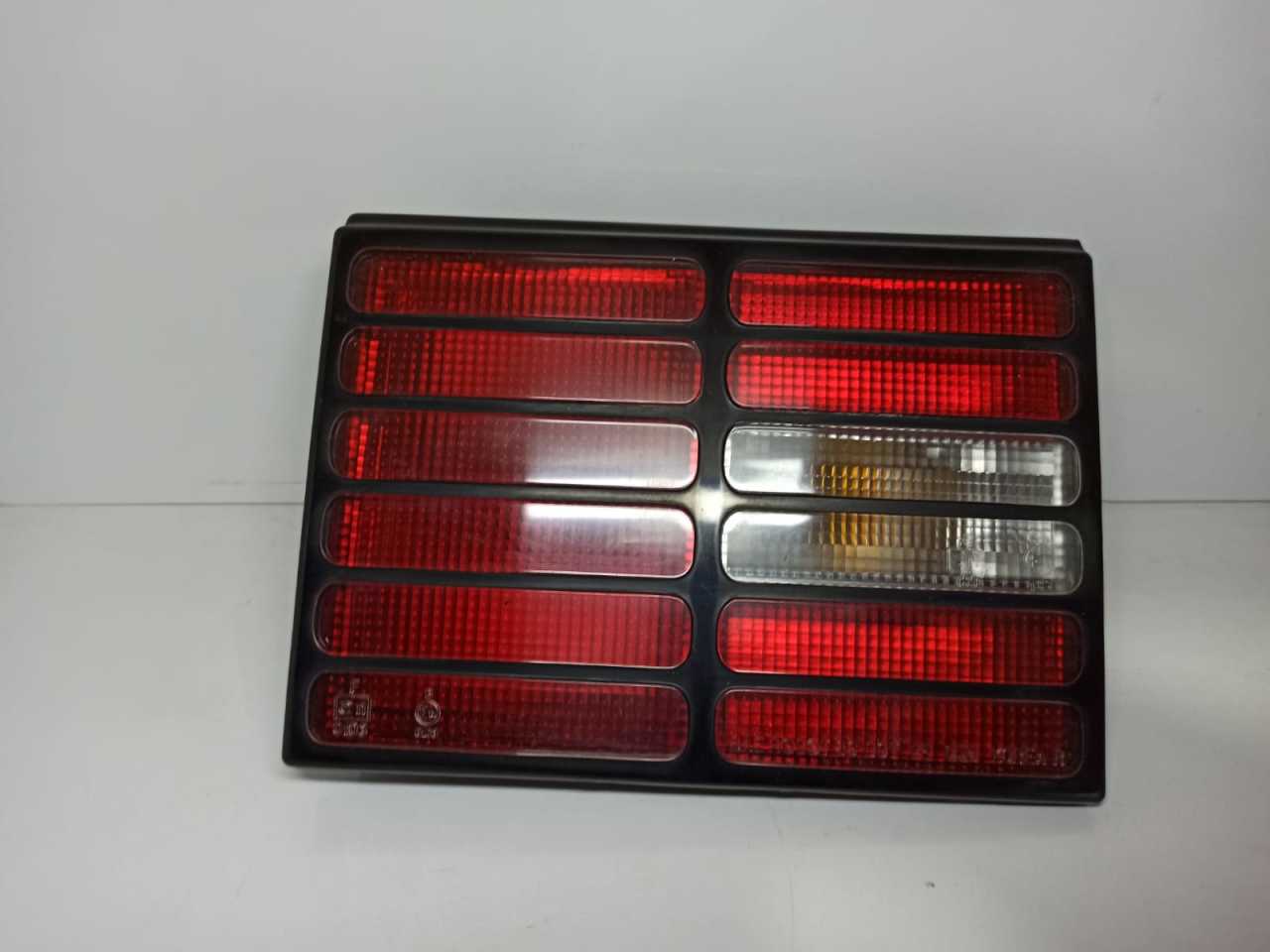 HYUNDAİ COUPE SAĞ İÇ STOP ORİJİNAL 92406-23000