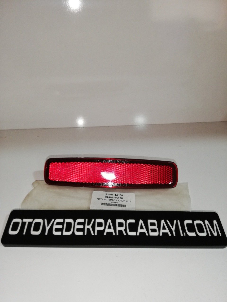HYUNDAİ STAREX ARKA TAMPON REFLEKTÖRÜ SOL 924014A100