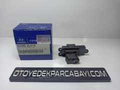 HYUNDAİ İ30 ÖN SAĞ CAM AÇMA DÜĞMESİ 2007-2012 935802L010