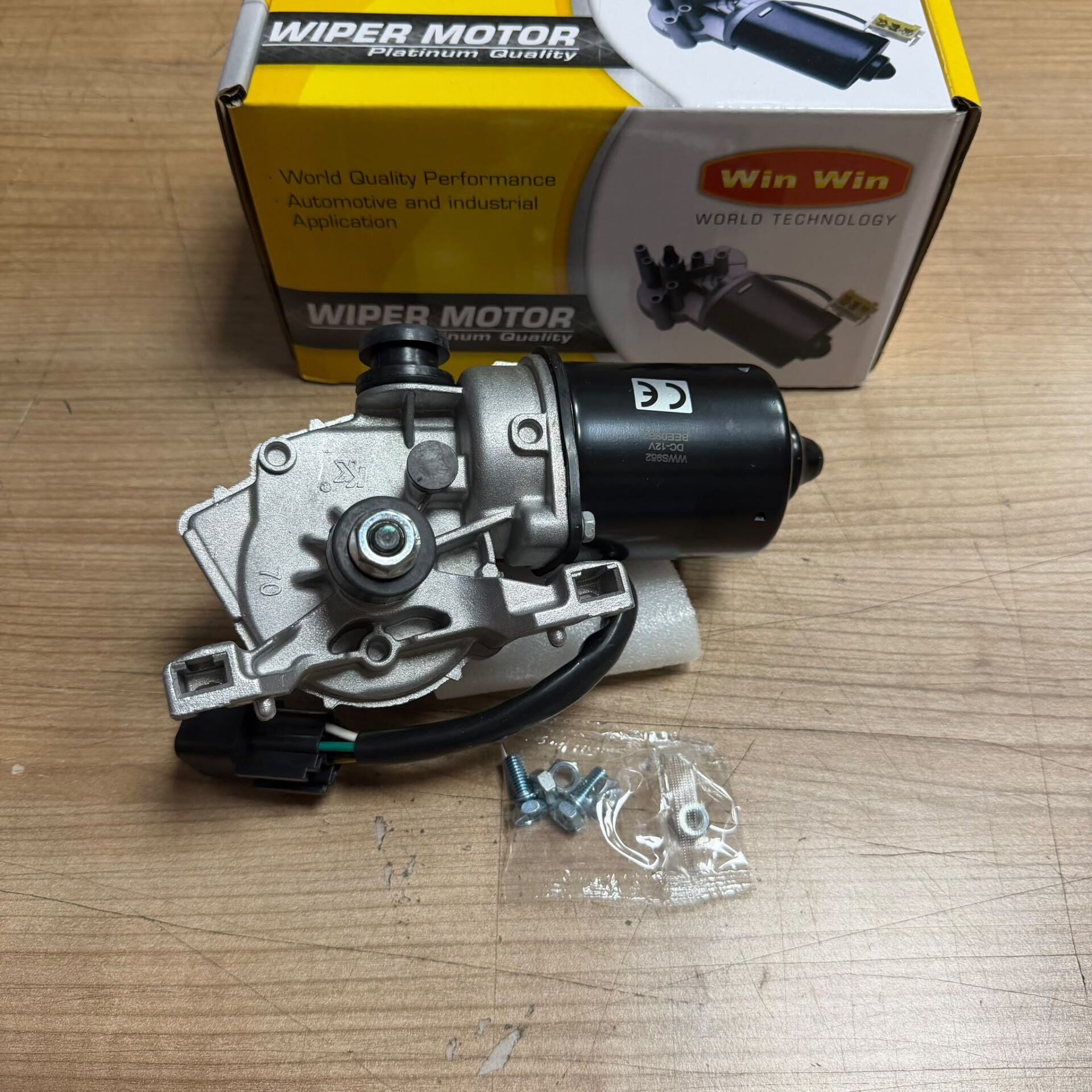 HYUNDAİ İ20 ÖN SİLECEK MOTORU 2008-2014 98110-1J000
