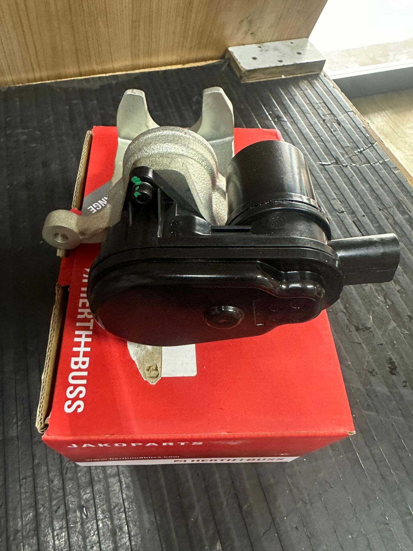 İ30 & CEED Arka Kaliper Sol El Fren Motorlu (58310-A6A20)