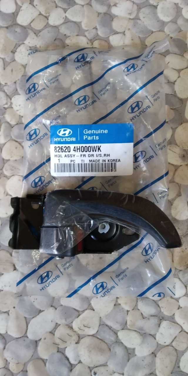 HYUNDAİ H1 ÖN SAĞ İÇ KAPI KOLU ORİJİNAL 82620-4H000WK