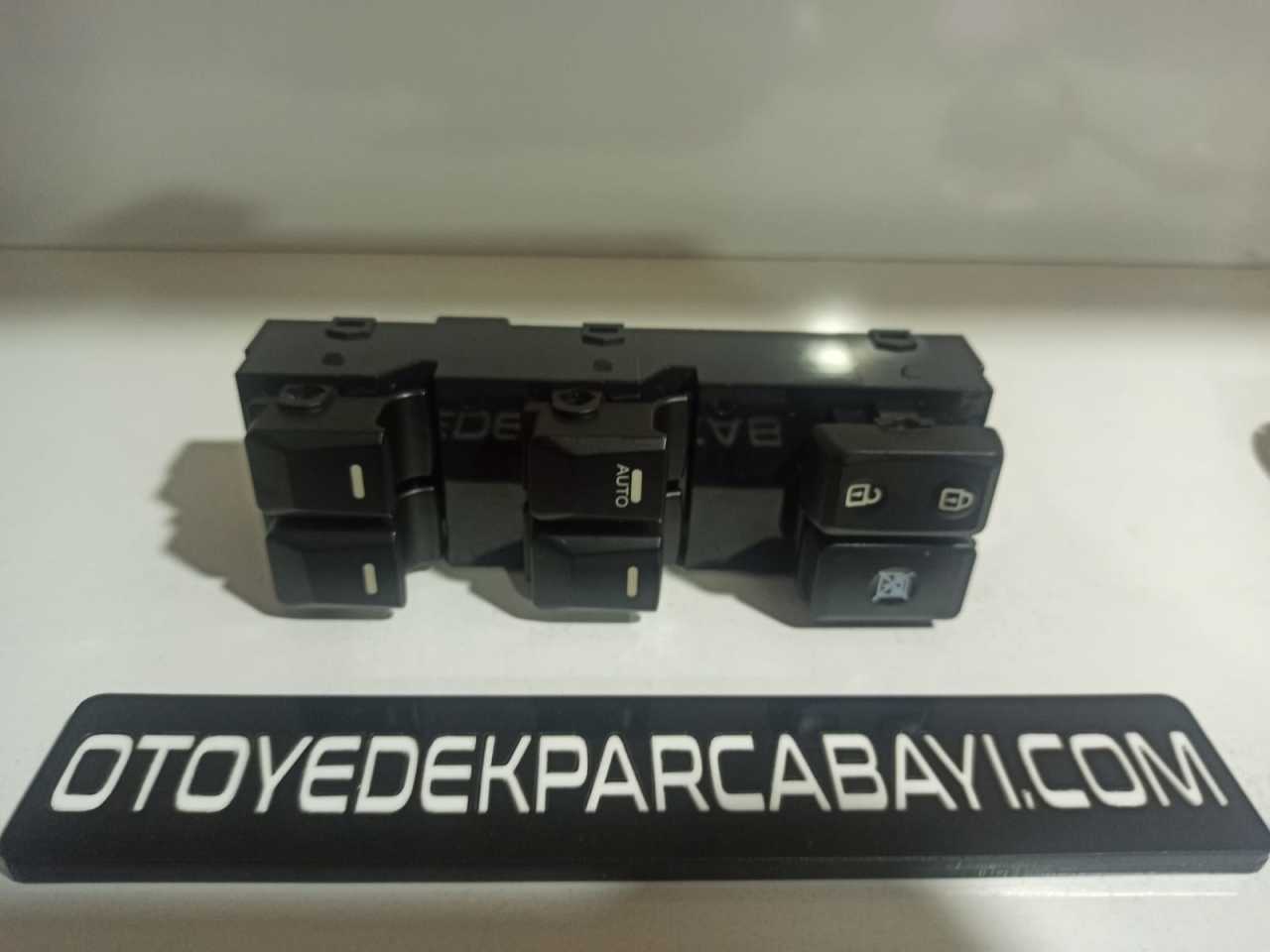 Sportage Ön Sol Cam Düğmesi Dörtlü (935703W400WK)