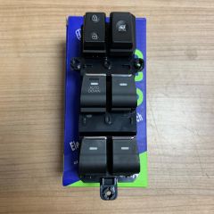 HYUNDAİ Tucson Sol Cam Düğmesi 2015-2018 93570-D3041 Orijinal