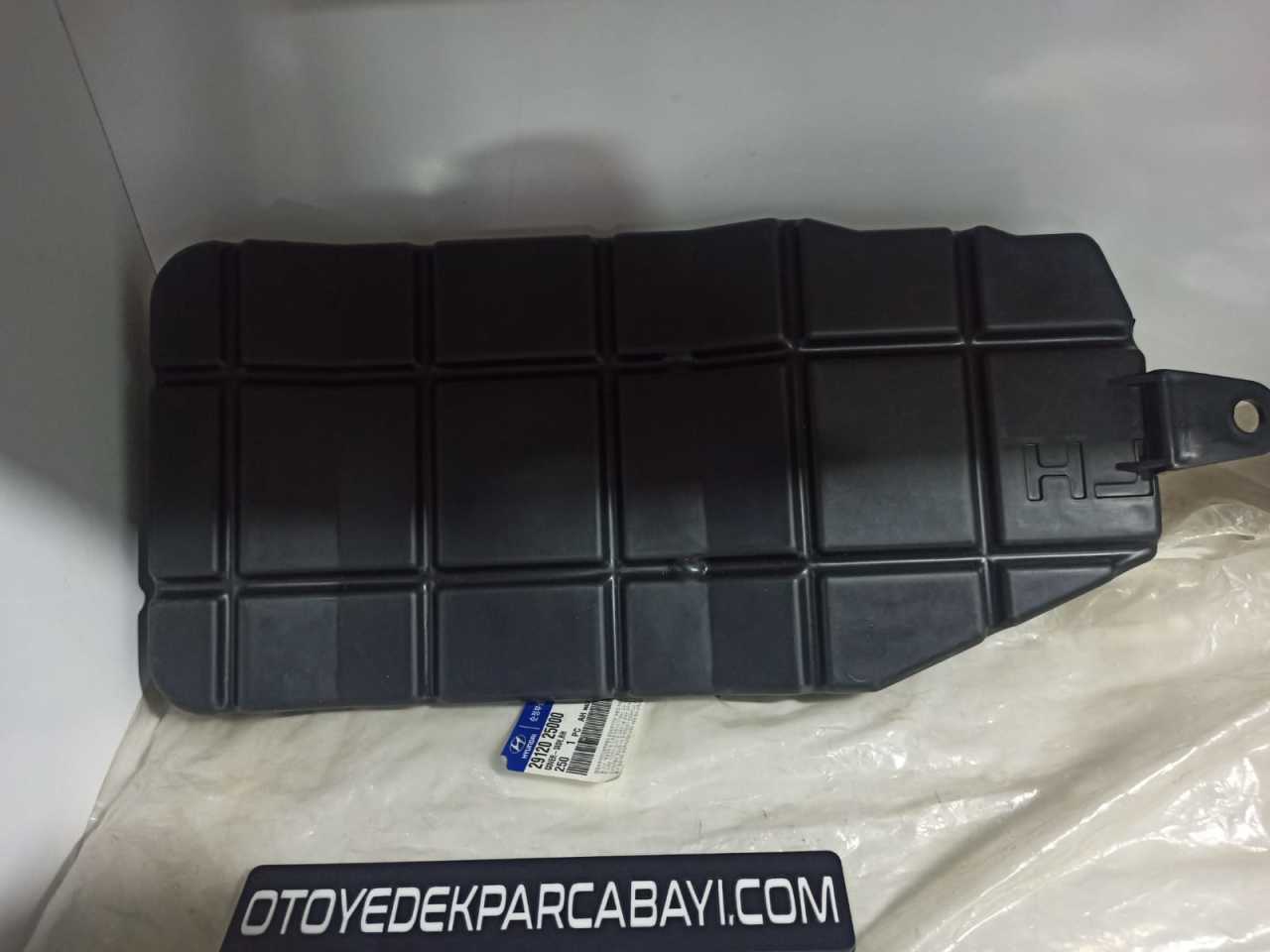 Hyundai Accent 2000-2006 Kartel Muhafazası Sağ Orjinal (2912025000)