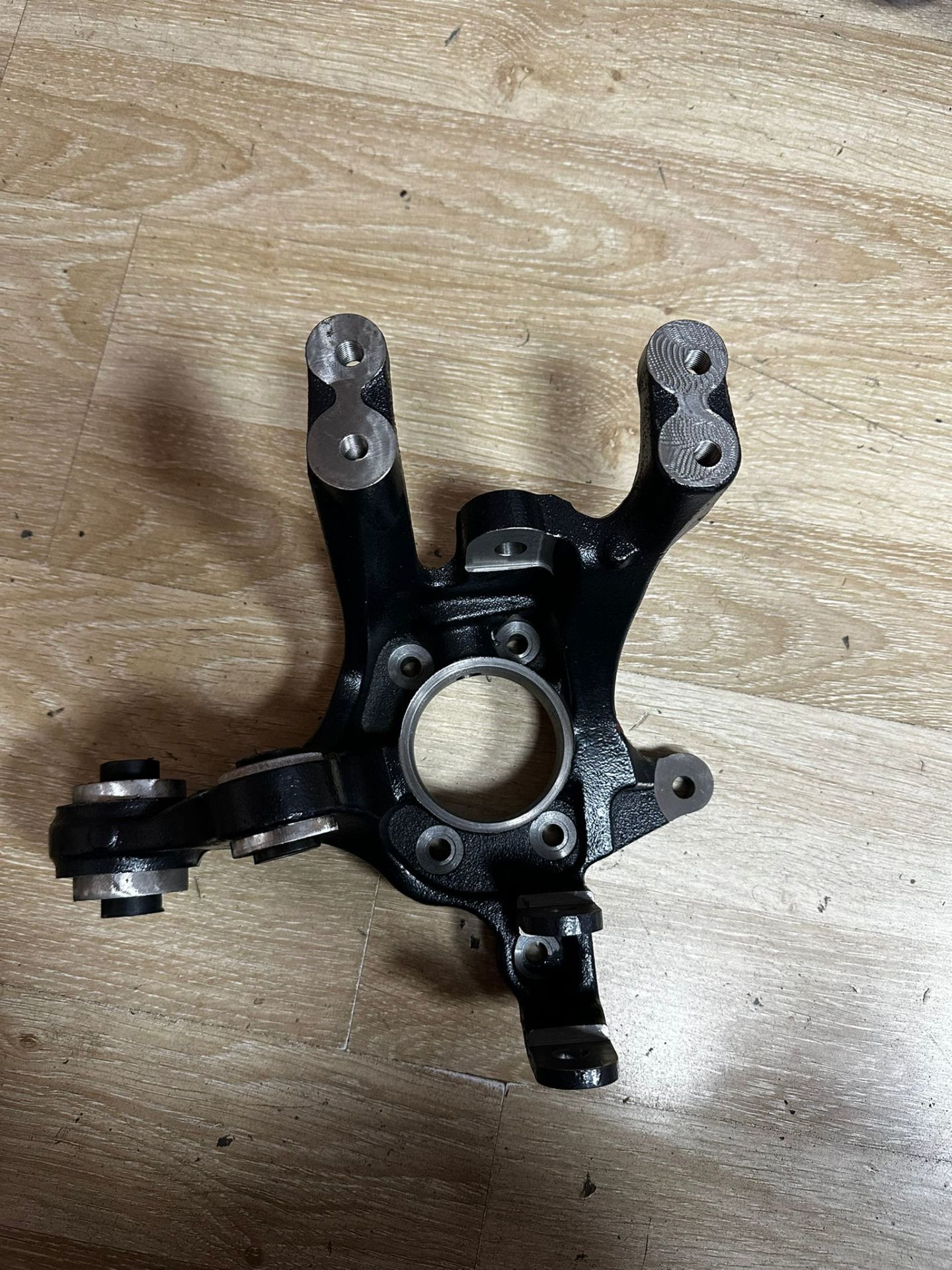 Hyundai İ30 2012-2016 Sağ Arka Taşıyıcı Yan sanayi (52720-A6200)
