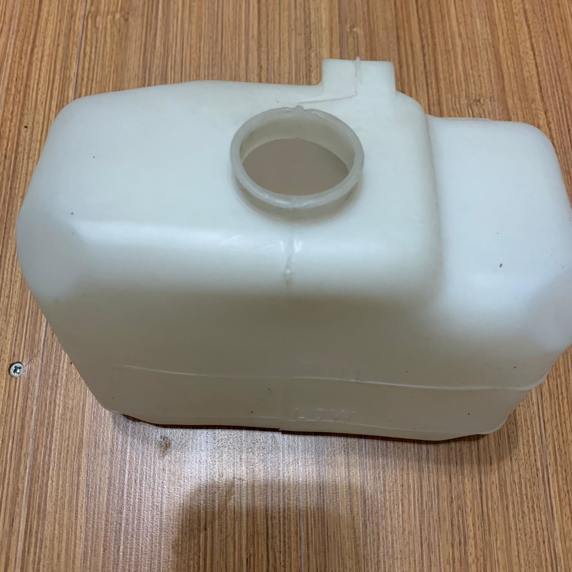 Kia Besta 2.2 Dizel Yedek Su Bidonu (0RF01-15250)