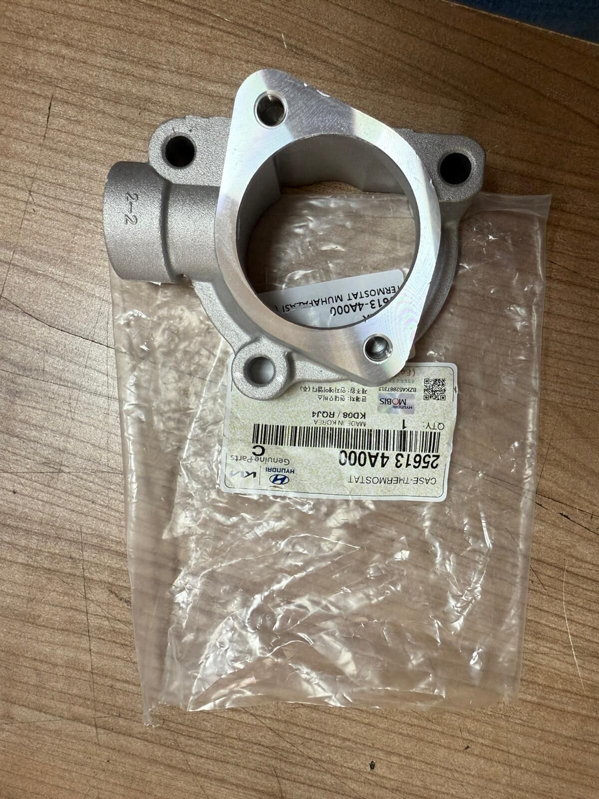 CRDİ TERMOSTAT YUVASI ORİJİNAL (25613-4A000)