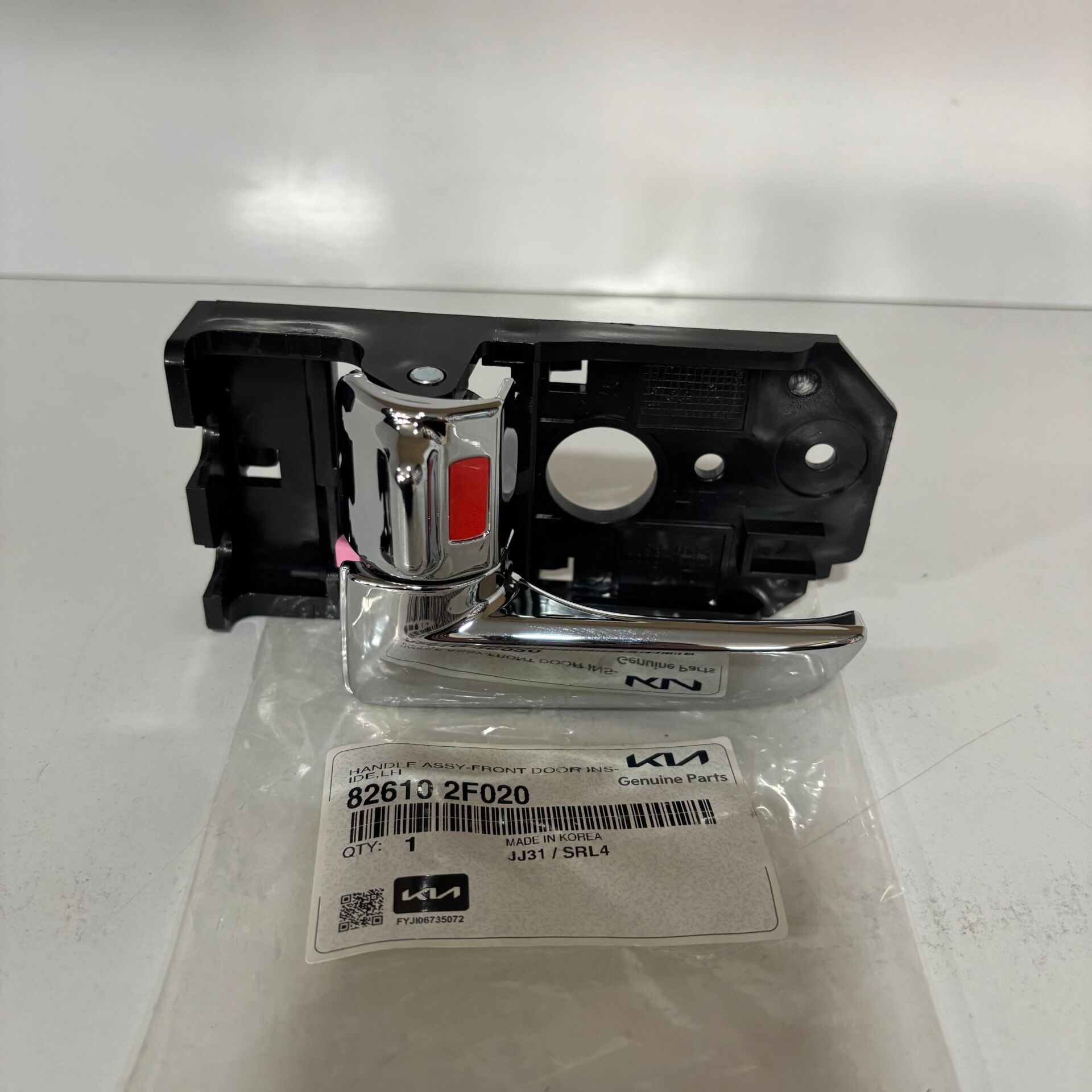 KIA CERATO 2004-2009 SOL ÖN İÇ KAPI KOLU ORİJİNAL (82610-2F020)