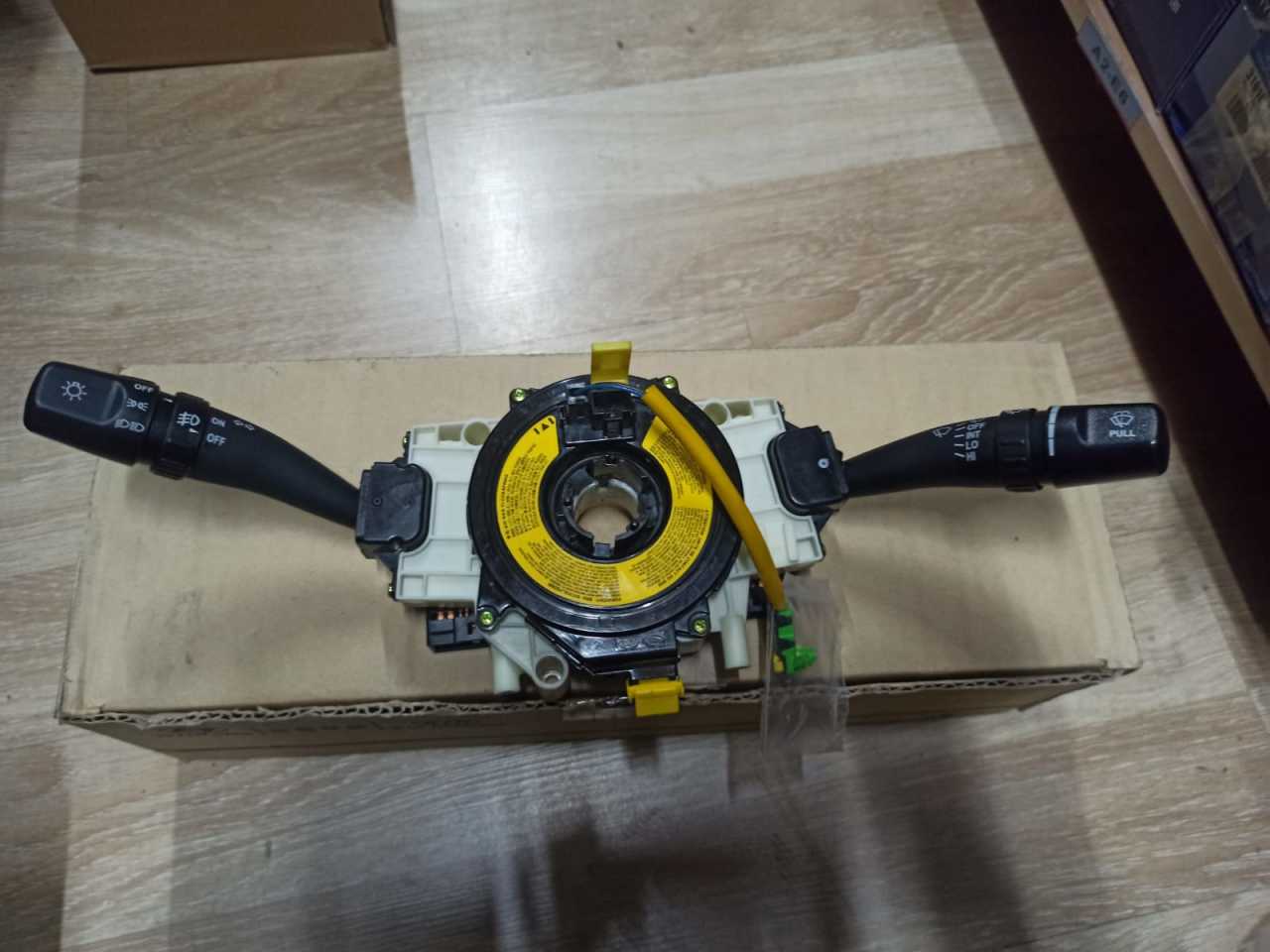 KİA CERATO FAR SİNYAL KOLU KOMPLE ORİJİNAL 93410-2F350