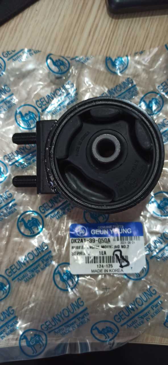 Ön Motor Kulağı Kore (0K2A139050)