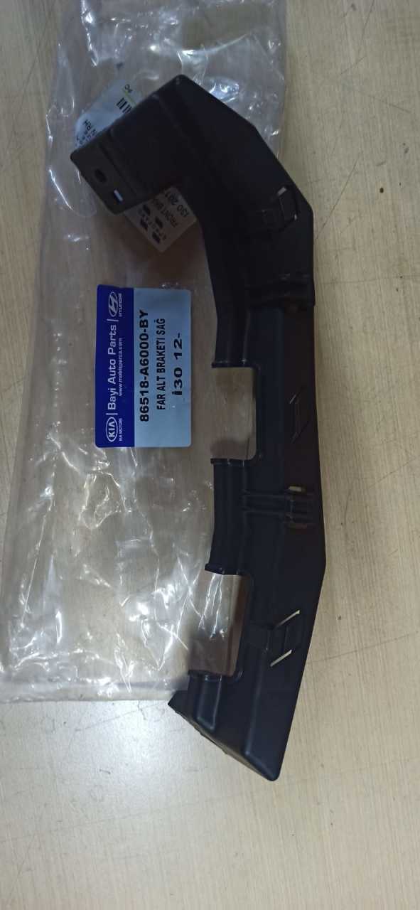 HYUNDAİ İ30 ÖN SAĞ FAR ALT BRAKETİ ORJİNAL 86518A6000