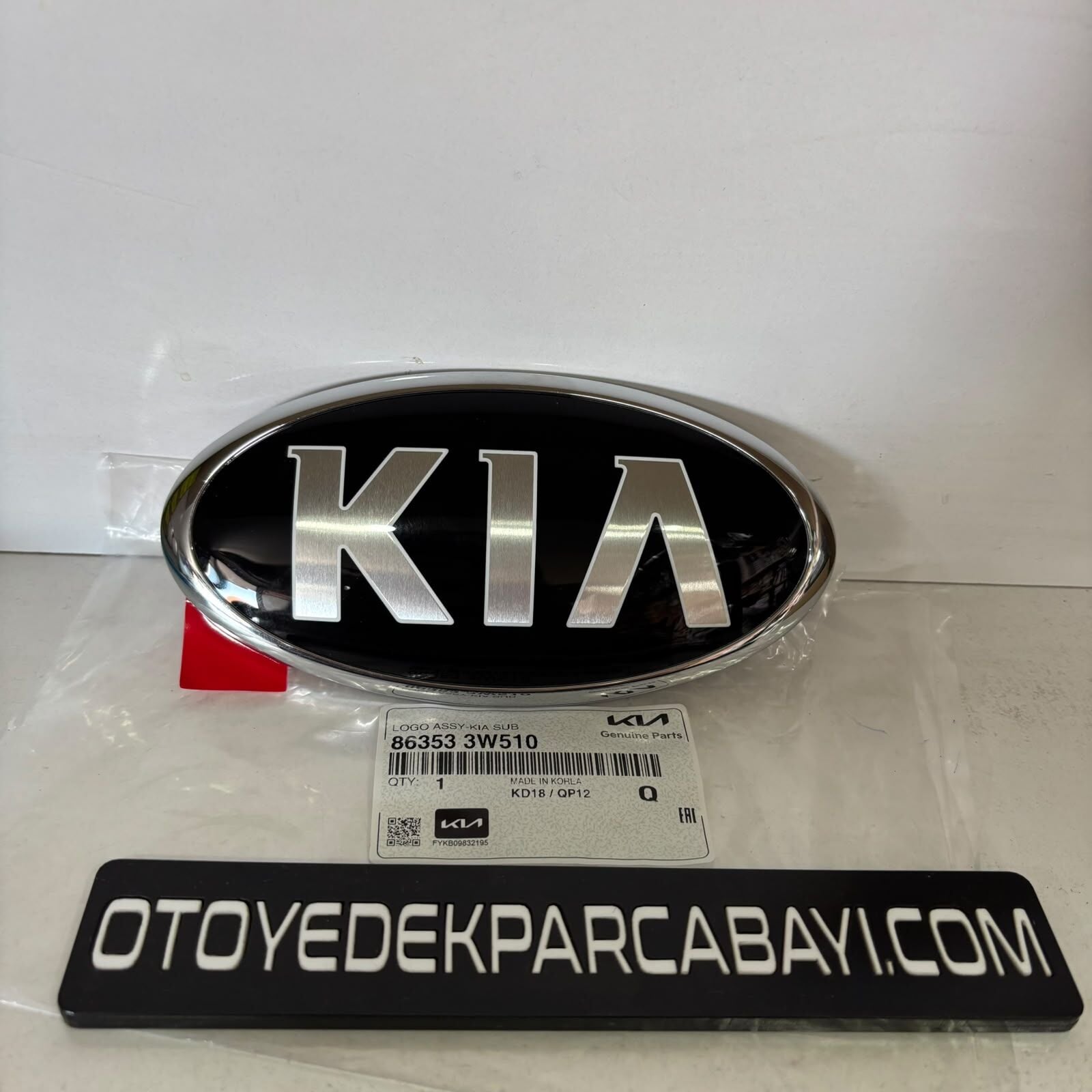 KİA SPORTAGE ÖN AMBLEM 2010-2015 ORİJİNAL 863533W510