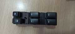 KİA SORENTO SOL CAM DÜĞMESİ TEK AUTO'LU ORJİNAL 935702P010