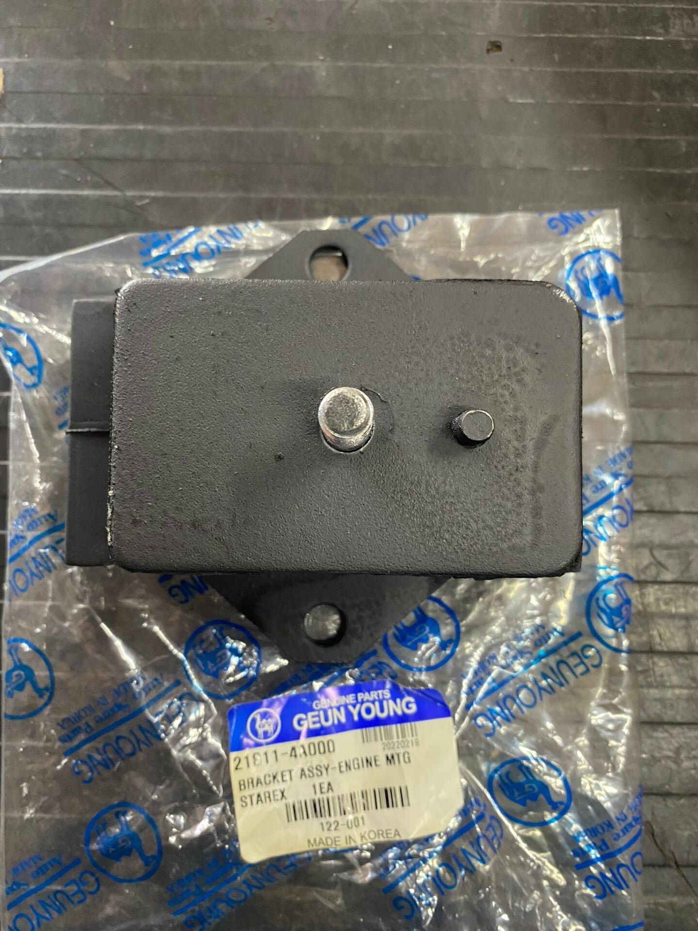 HYUNDAİ STAREX MOTOR TAKOZU ORJİNAL 218114A000 KORE