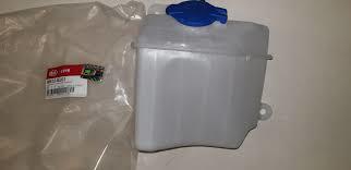 Kia Bongo Silecek Su Deposu