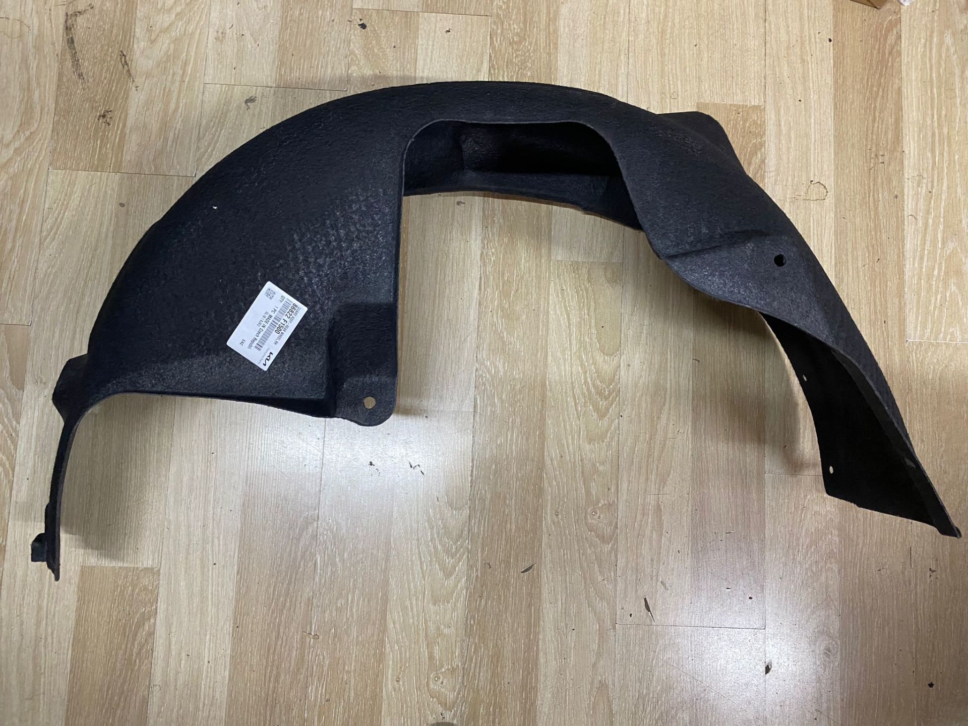 Kia Sportage 2016-2019 Sağ Arka Davlumbaz Orjinal (86822F1500)